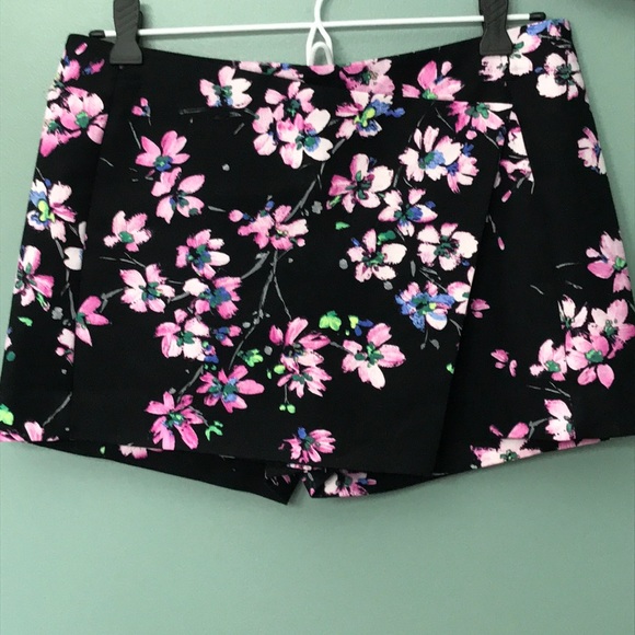 Express Pants - Express Flowered Skort